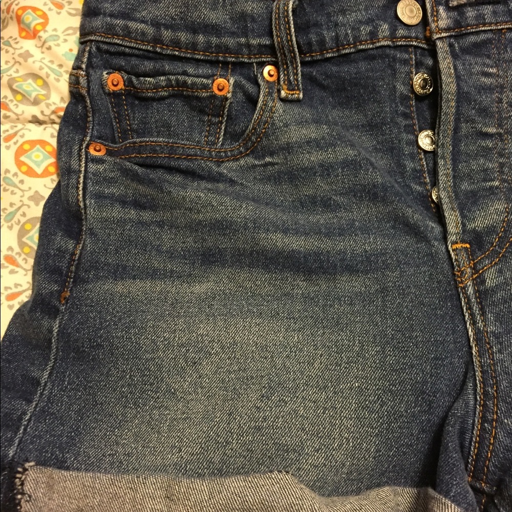 Levi’s - Picture 3 of 5